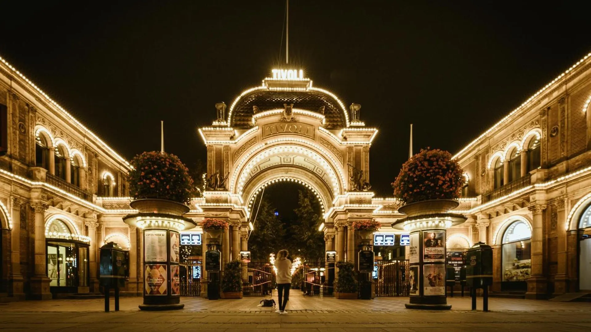 Large Apartment In Central Copenhagen By Tivoli Gardens Danimarka