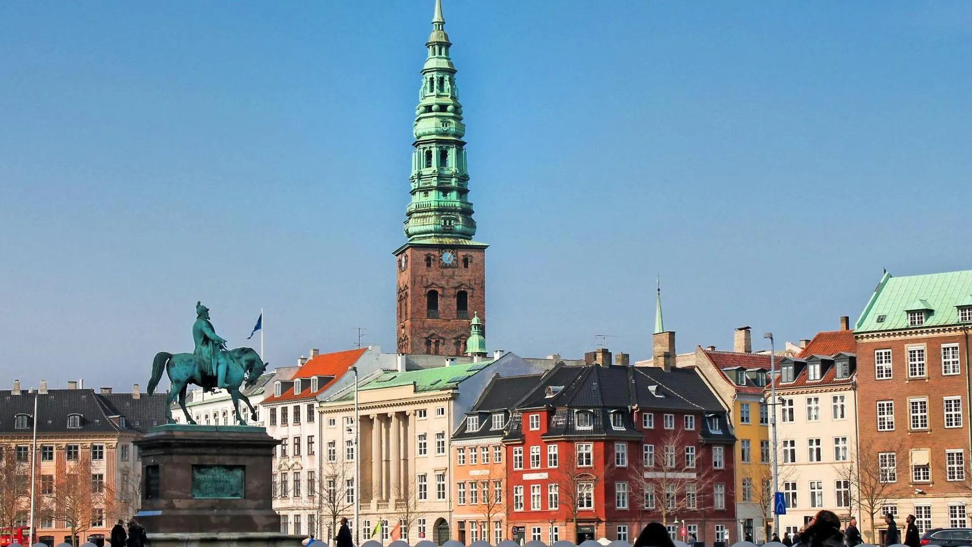 Large Apartment In Central Copenhagen By Tivoli Gardens