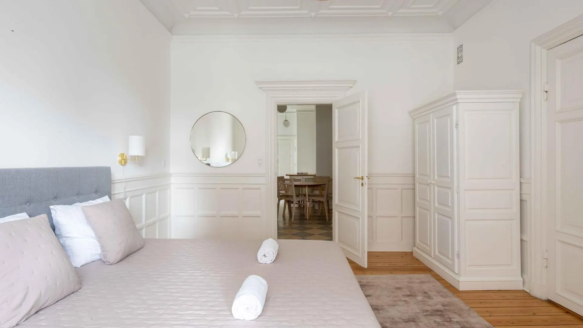 Large Apartment In Central Copenhagen By Tivoli Gardens Danimarka