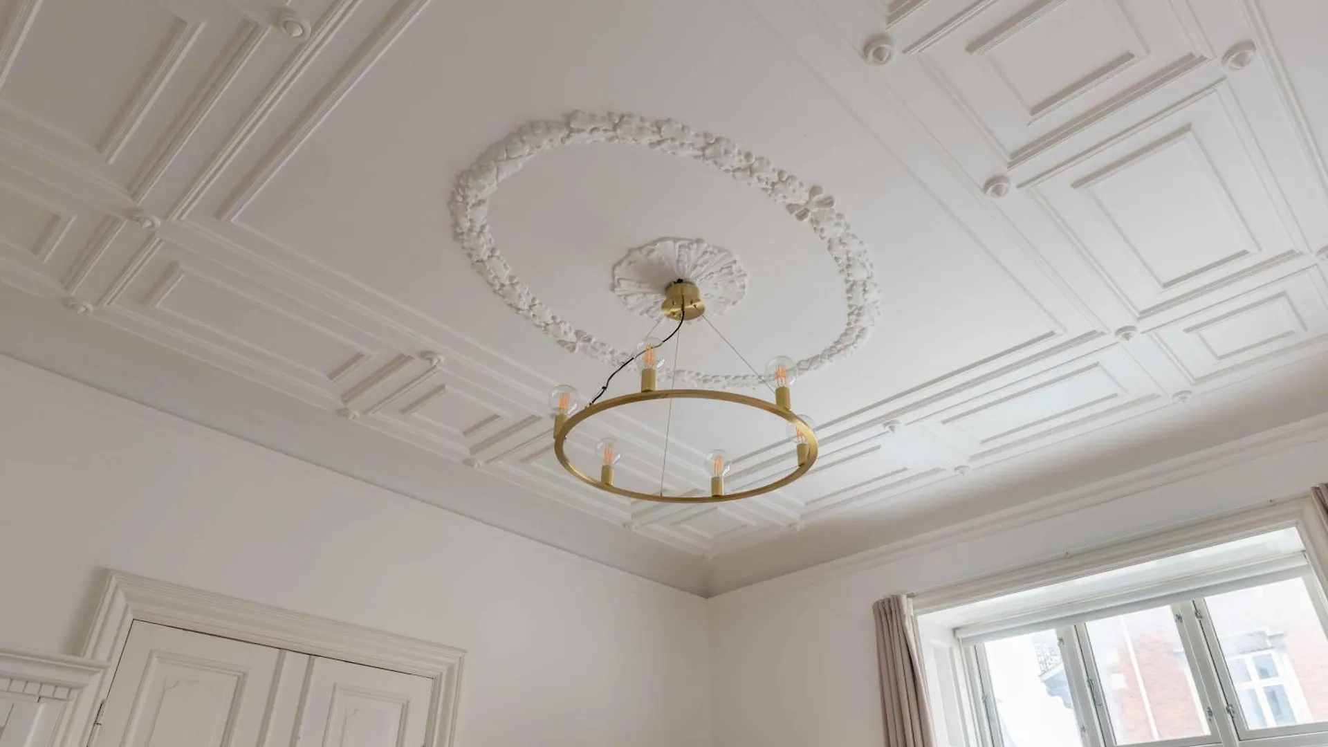 Large Apartment In Central Copenhagen By Tivoli Gardens