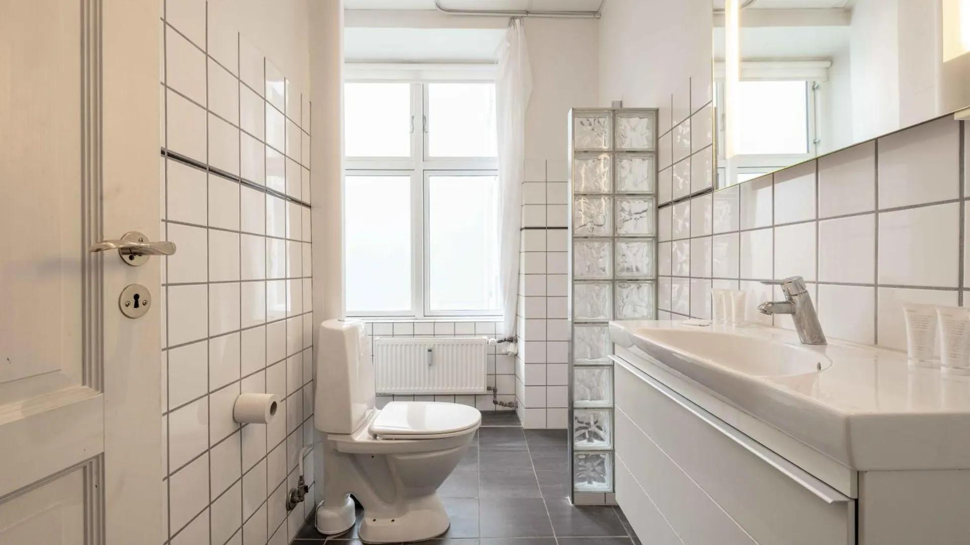 Large Apartment In Central Copenhagen By Tivoli Gardens