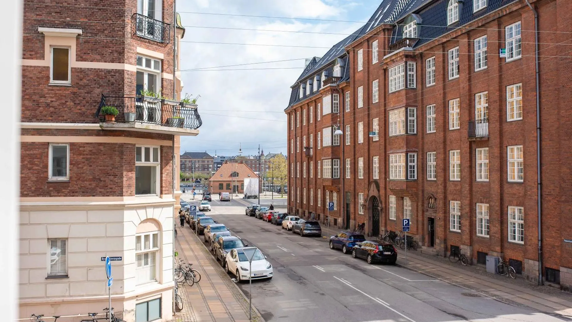 Large Apartment In Central Copenhagen By Tivoli Gardens 0*,  Danimarka