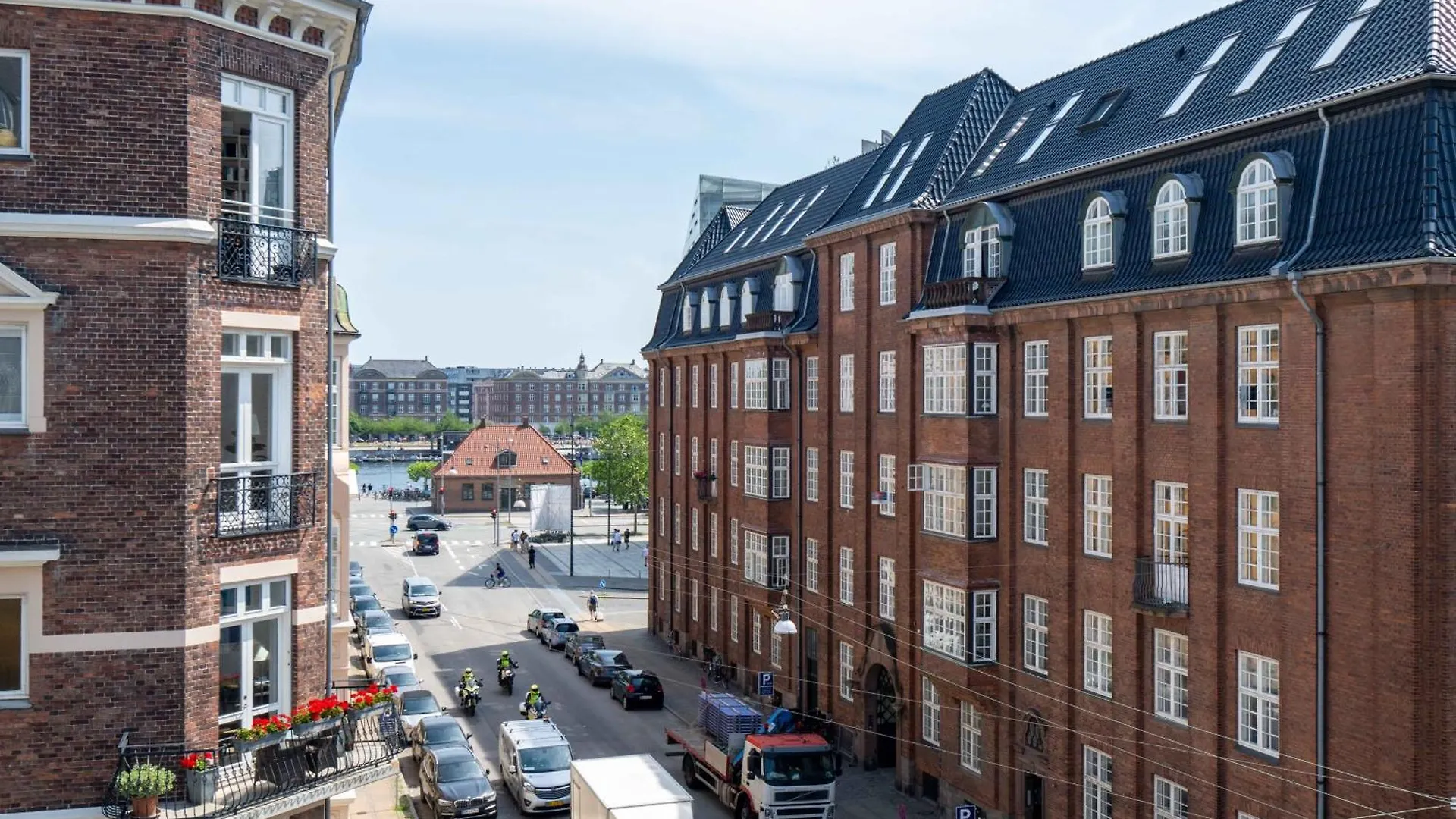 Large Apartment In Central Copenhagen By Tivoli Gardens